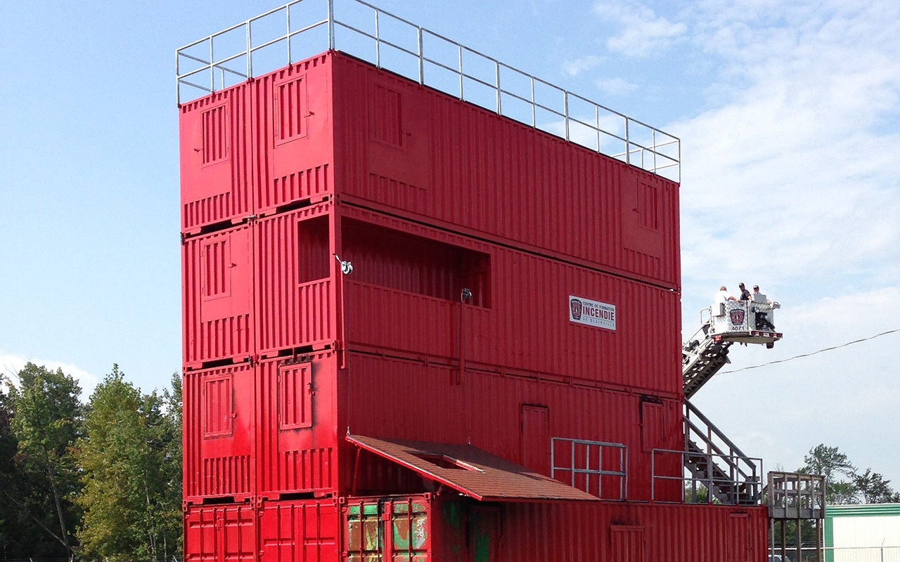 centre de formation pour pompiers en conteneurs